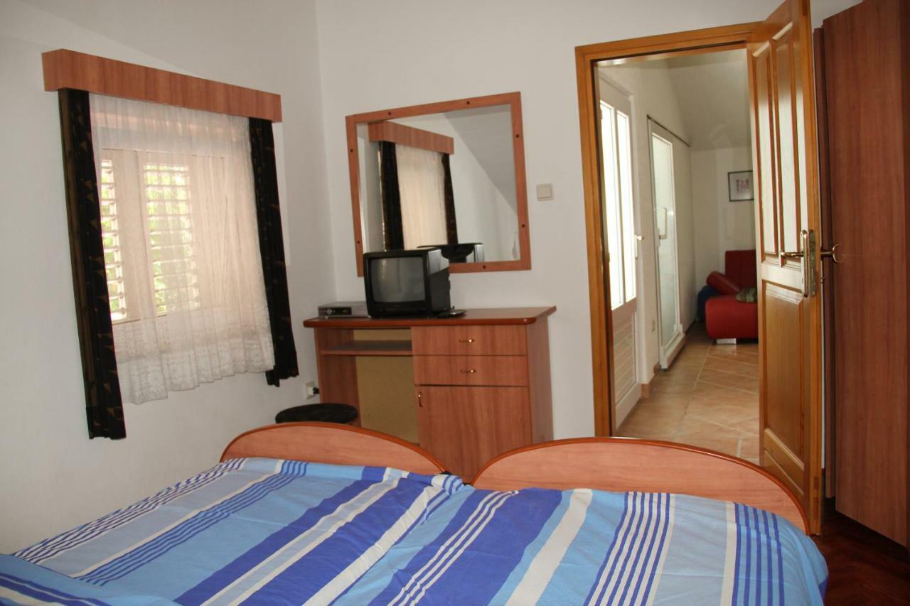 Apartmani Rasan Malinska Zewnętrze zdjęcie